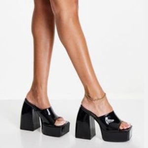 Square toe platform